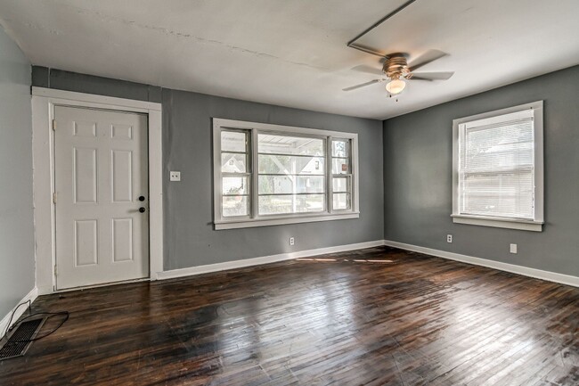 Photo - 759 E Lawrence St