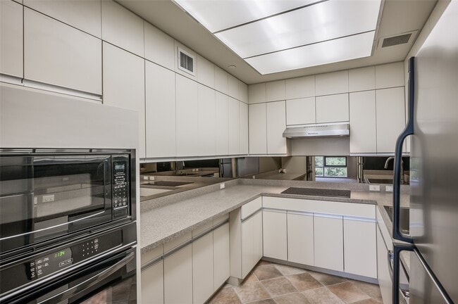 Photo - 5100 San Felipe St Unidad 55