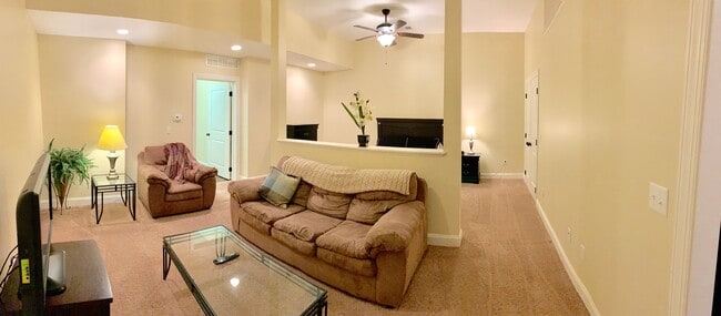 Photo - 102 Trescott Ln