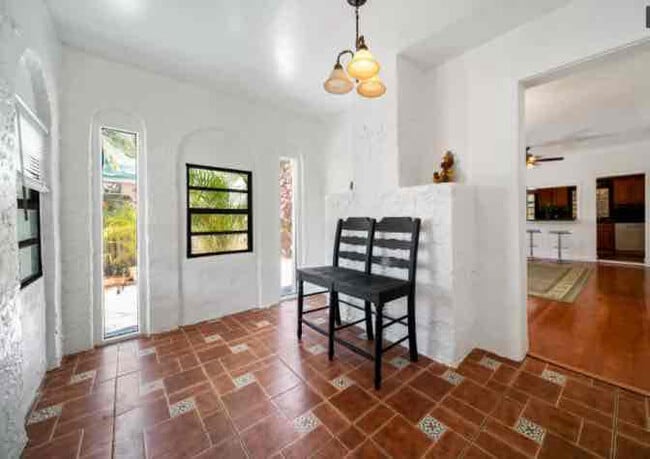 Photo - 625 Selkirk St