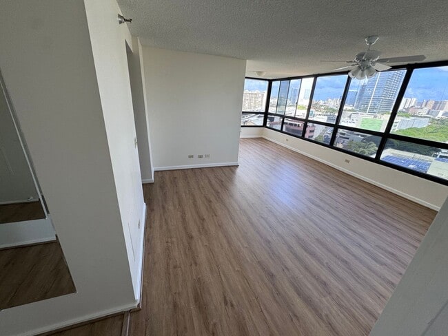 Newly Renovated Condo in Town - Newly Renovated Condo in Town