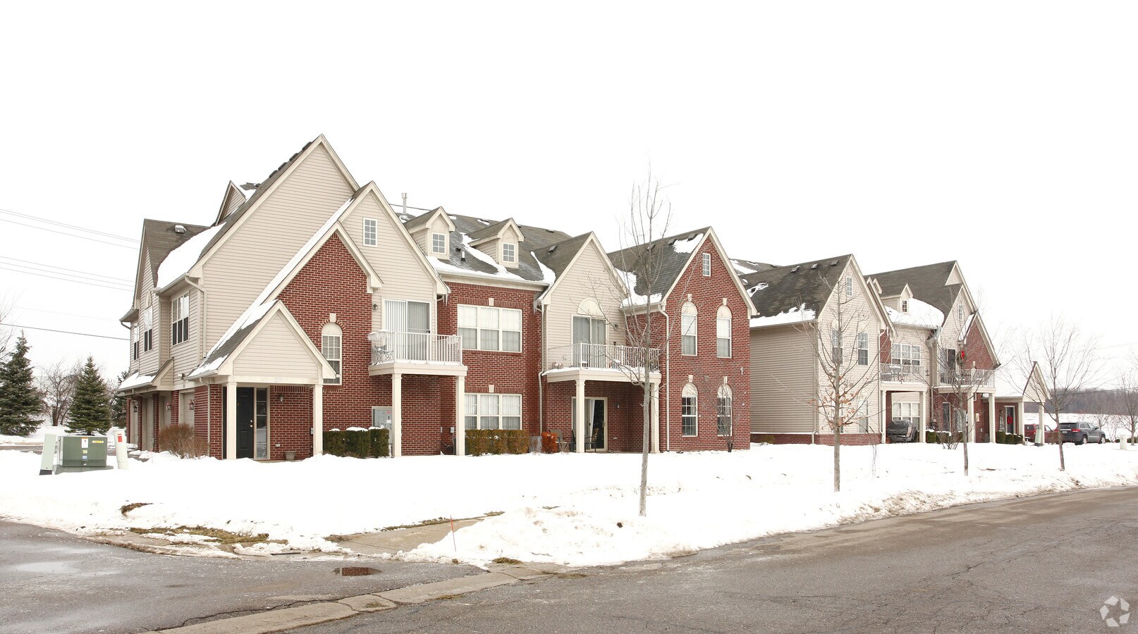 Primary Photo - Woodside Meadows Condominiums