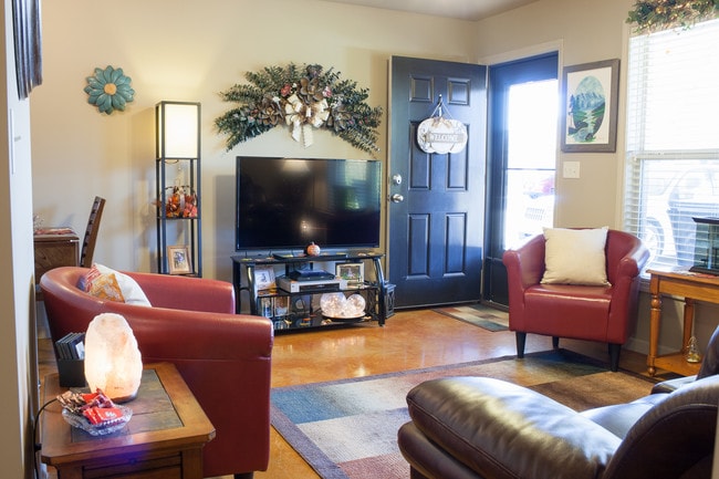 Fox Run Apartments- Utilities Included!