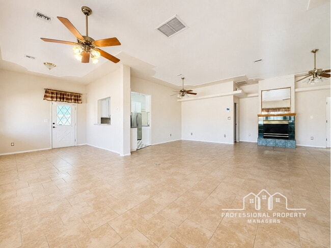 Photo - 3-bedroom, 3-bathroom home in Foothills Mobile Est