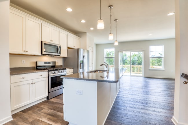 Photo - 102 Metcalf Terrace