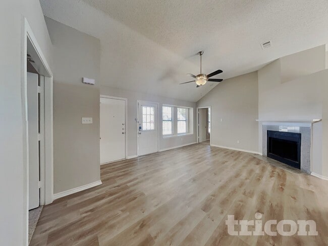 Photo - 1414 Glenwillow Dr