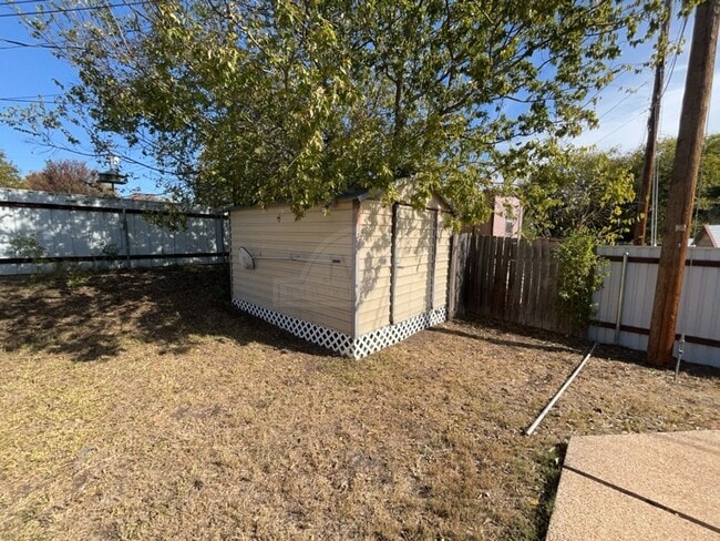 Photo - 1602 Richard Dr