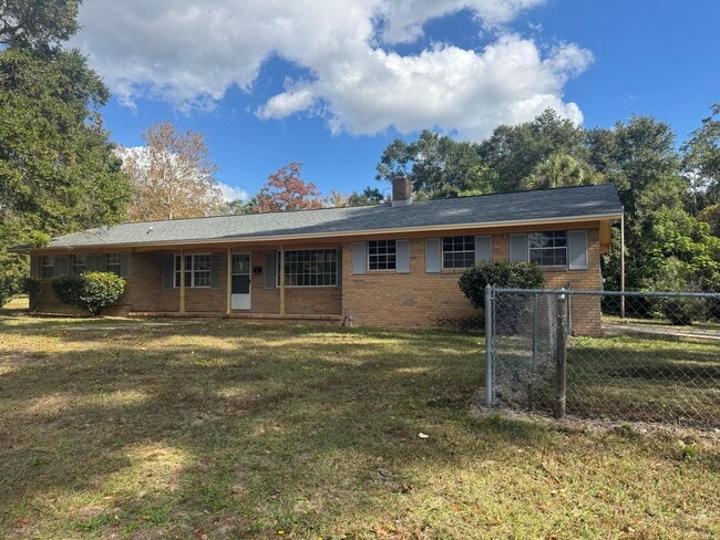 Photo - 697 Green St