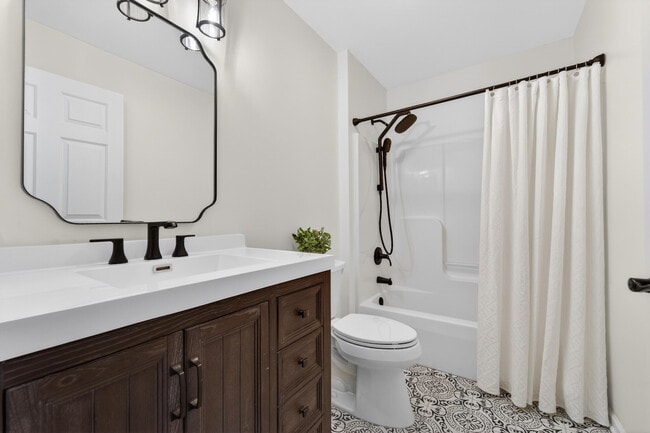 Photo - 129 S Curtis St