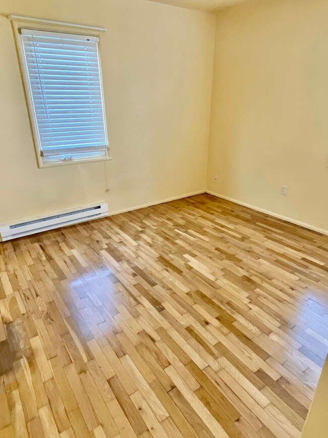 Photo - 4813 S Pine St