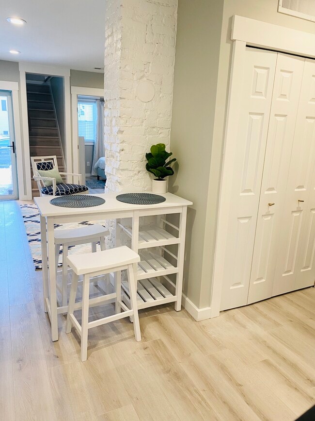 Photo - 512 Elsmere St