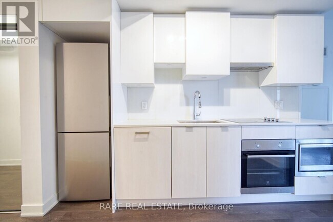 Photo - 195 Redpath Ave Unité 1102