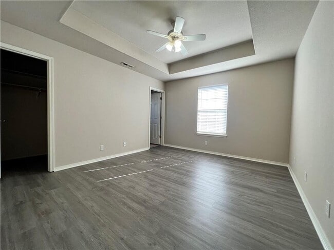 Photo - 650 Appleridge Dr