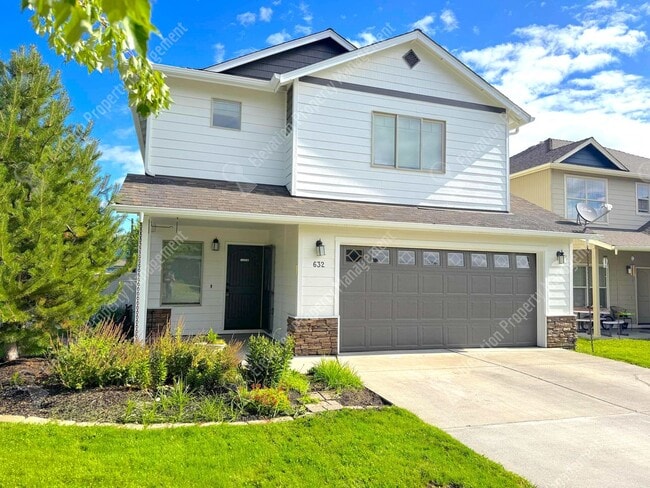 3 BR home with fenced yard - 3 BR home with fenced yard