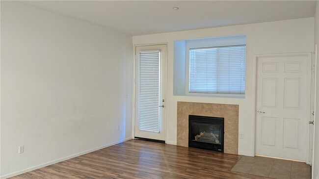 Photo - 41410 Juniper St