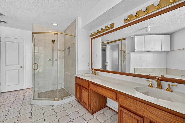 Photo - 1535 Beaconshire Rd