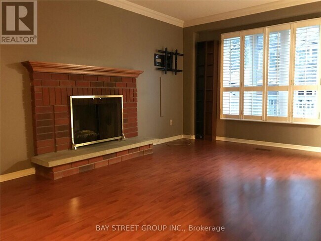 Photo - 331 Green Ln