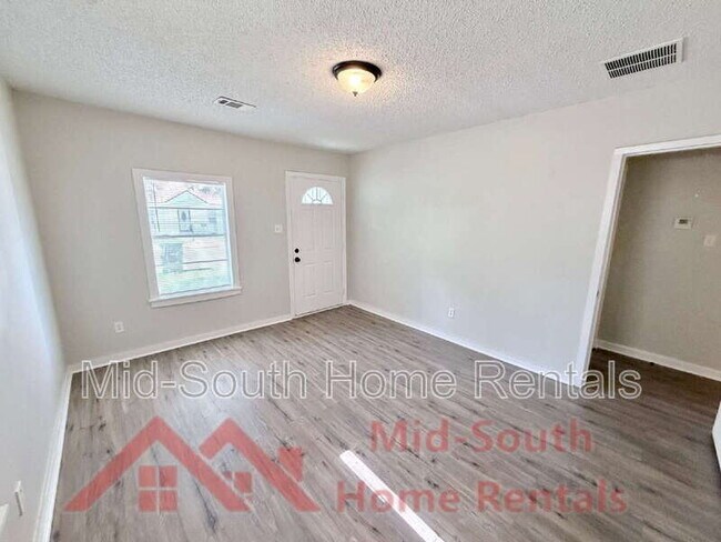 2622 Whitman Ave