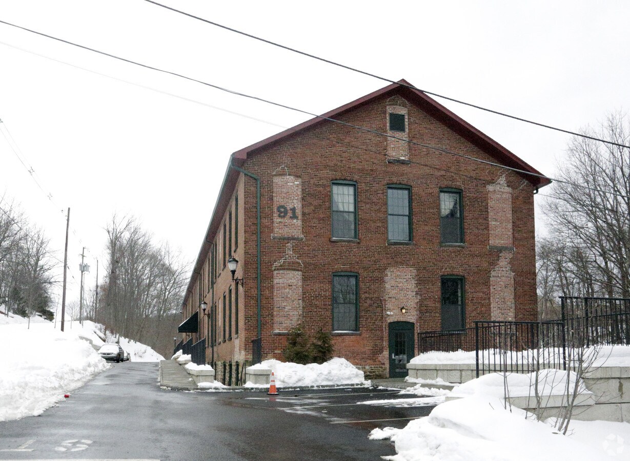 Photo - Lion Gate at Granny Brook