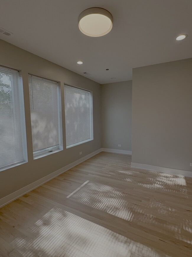 6455 S St Lawrence Ave Unit 3