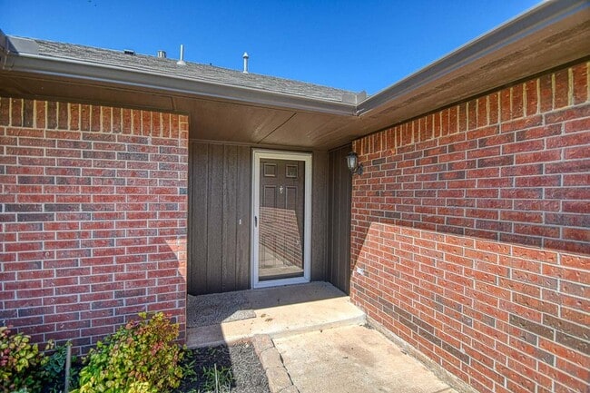 Photo - 925 Eagle Cliff Dr