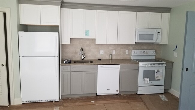 Photo - 462 Main St Unit 5