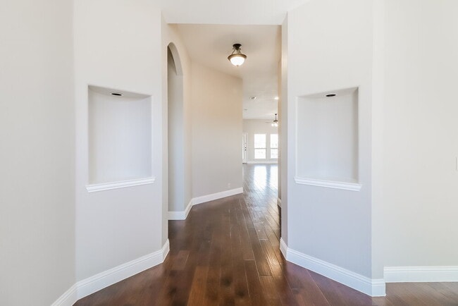 Photo - 429 Calvert Dr