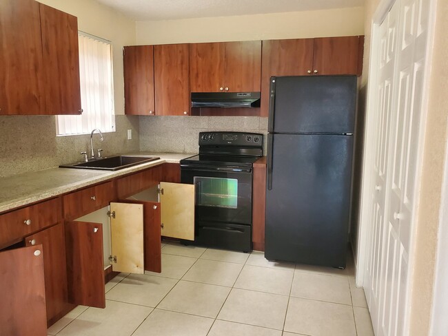 Photo - 16 W 16th Ave