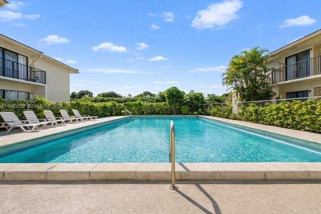 Photo - 11116 Royal Palm Blvd Unidad 2-10