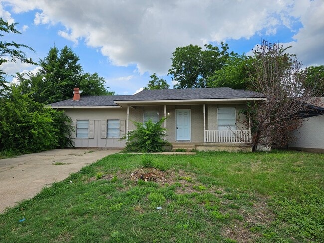 Building Photo - Beautiful 3 Bedroom 1.5 Bathroom in Plano!