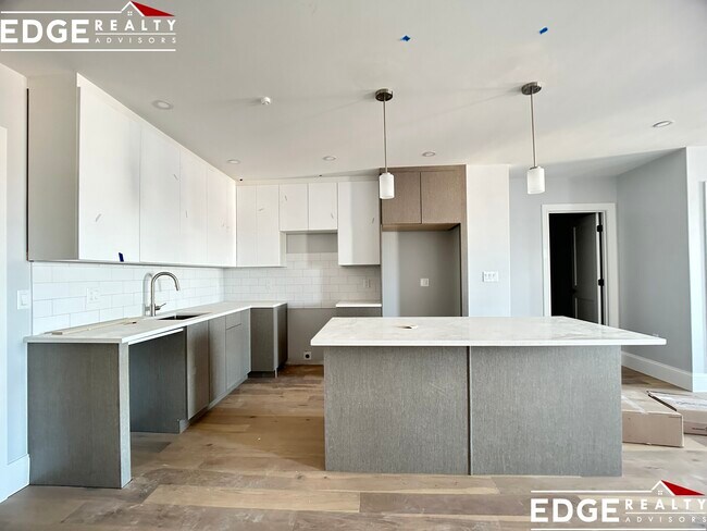 Photo - 360 Market St