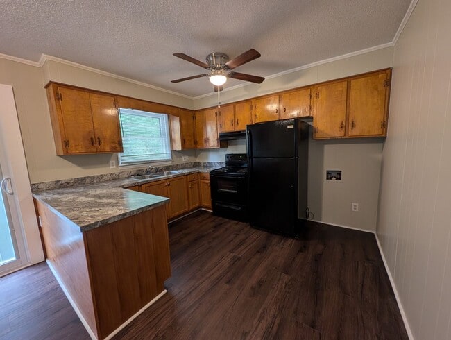Photo - **Price Reduced with Lawncare included!