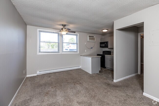 1BR, 1BA - 500 SF - Living Room