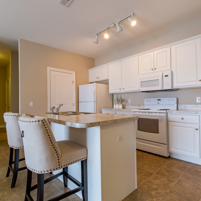 2 Bedroom Eat-in Kitchen