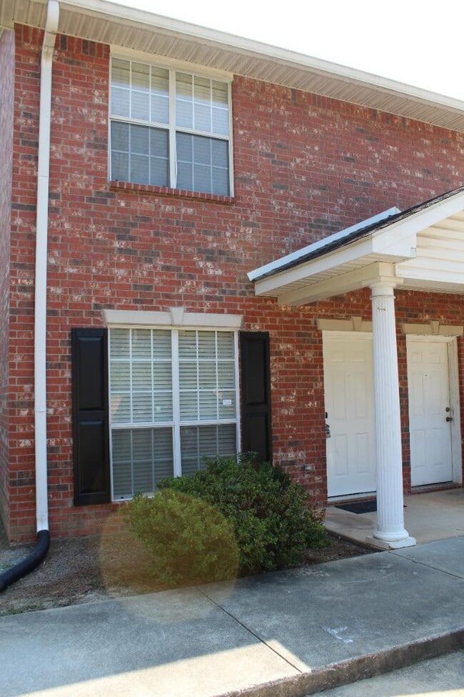 Building Photo - 207 N McGuire Ave Rental