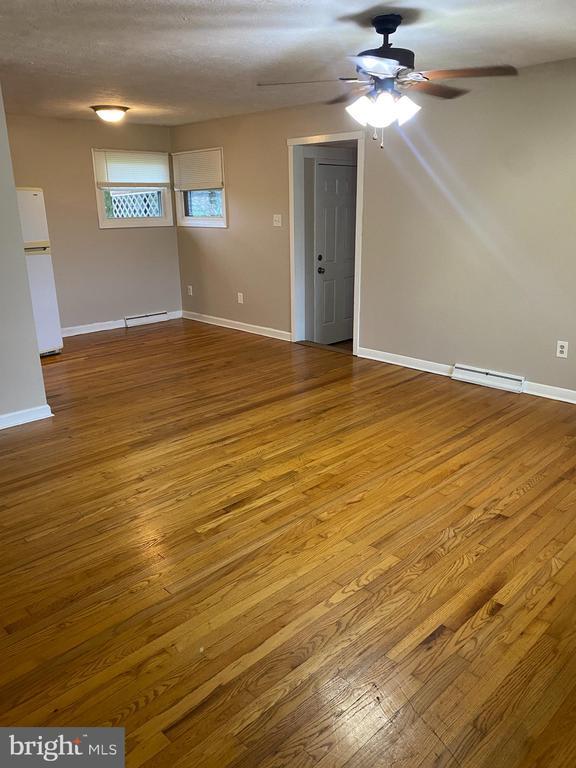 Photo - 871 Fairfax Pike