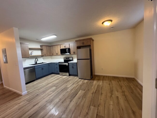 Photo - 715 N 35th St