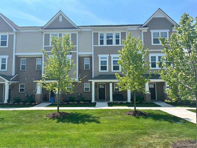 Photo - 127 Monument Ln