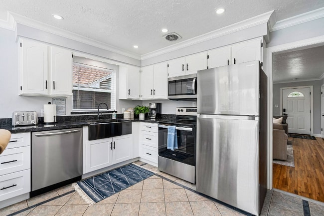 Photo - 444 N Oakley St