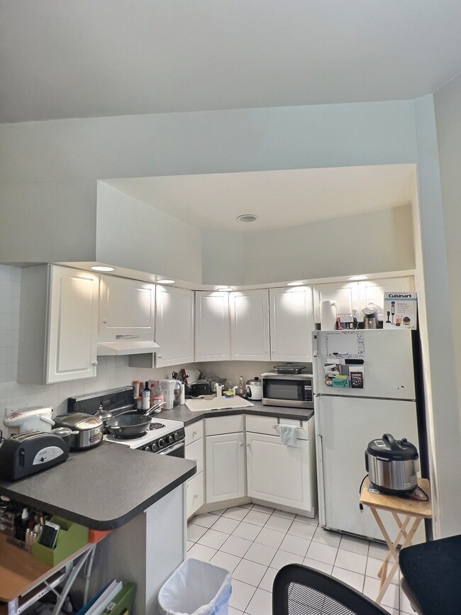 Building Photo - 22 Garrison Rd Unit #3F