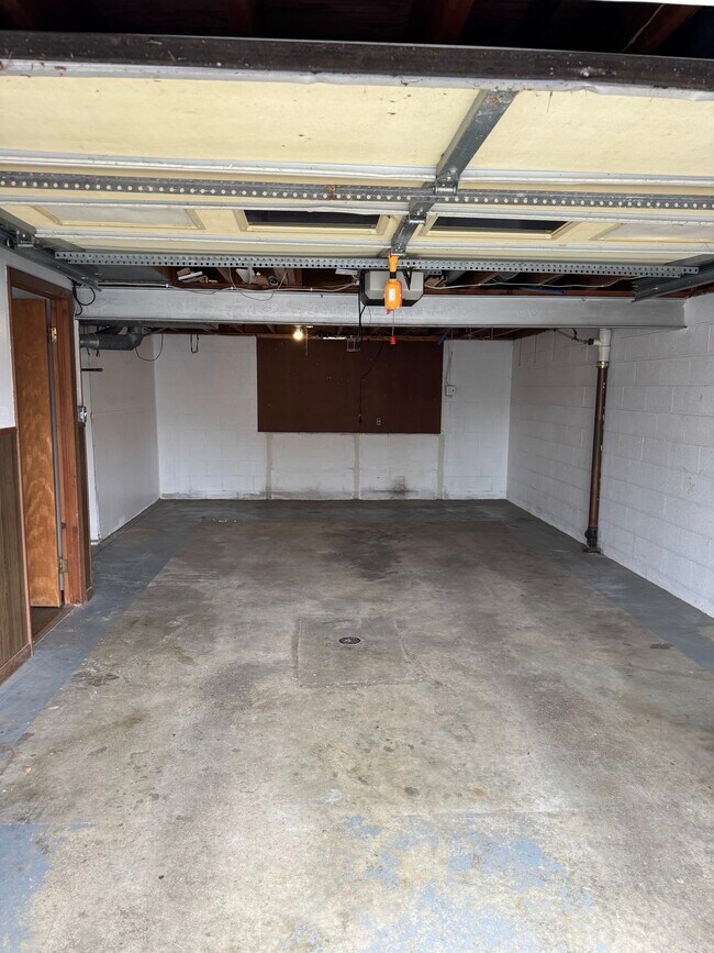 Photo - 404 E Spring Ave