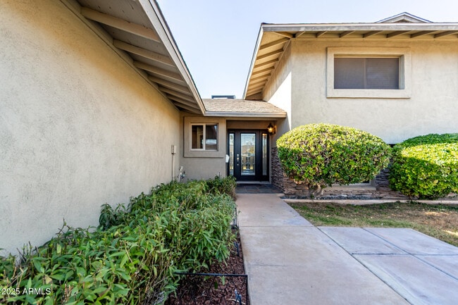 Photo - 3912 S Elm St