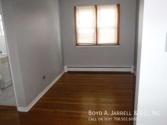 Photo - 8700 S Merrill Ave Unidad 012 2A