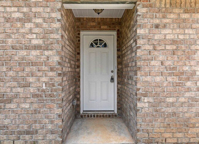 Photo - MOVE IN READY!!