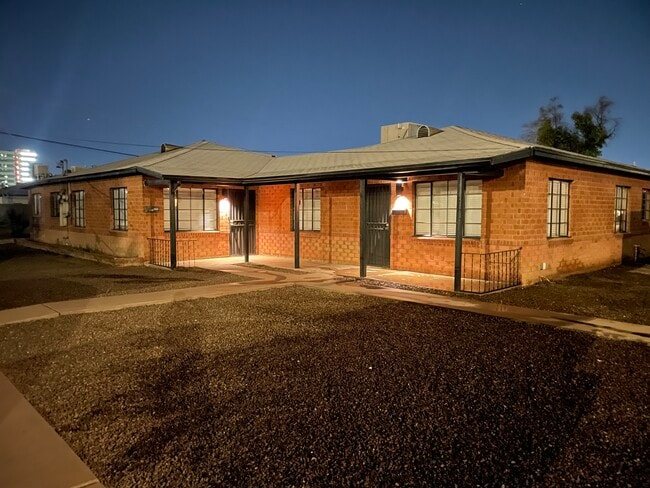 Photo - 1857 E Earll Dr Unit 1