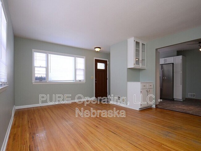 Photo - 4921 Bancroft St