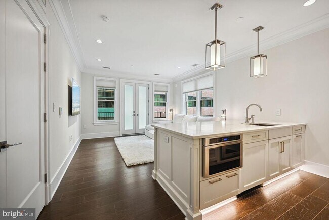 Photo - 1108 16th St NW Unit 604