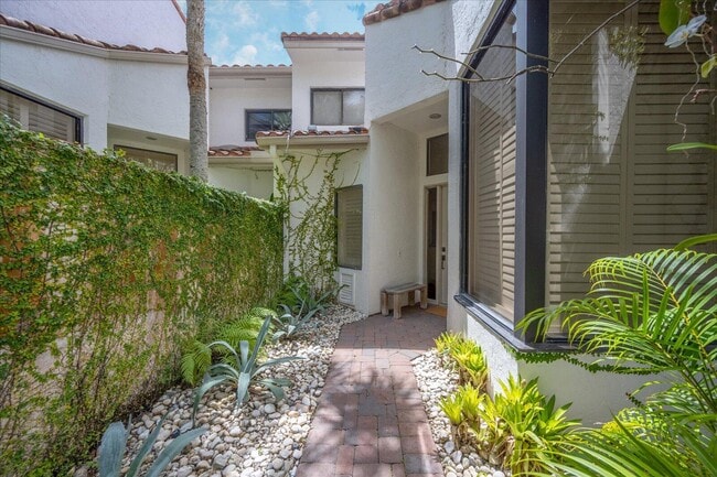 Photo - 2585 Sheltingham Dr