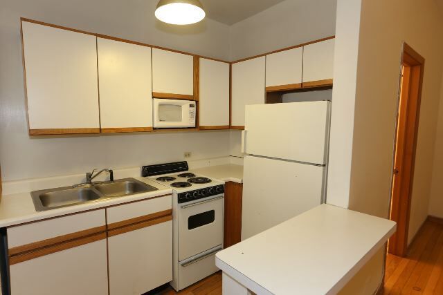 Photo - 640 W Barry Ave Unidad 302