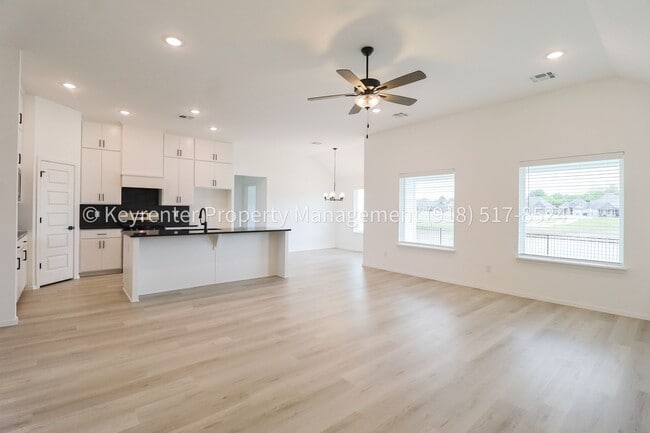 Photo - Stunning New Construction Simmons Home - 5 Bed 3 Bath